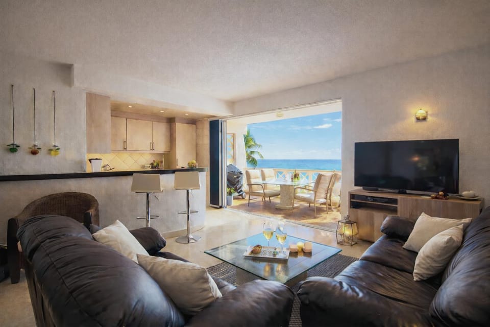 TV and multimedia, Kitchen or kitchenette, Living room, Sea view