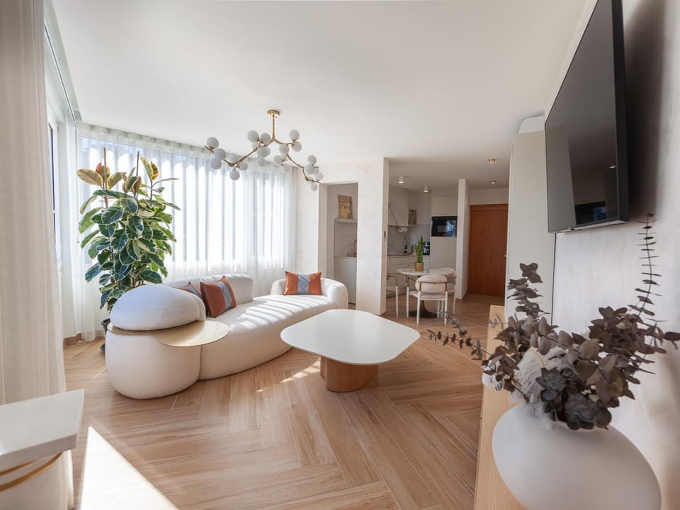 Communal lounge/ TV room, TV and multimedia, Living room