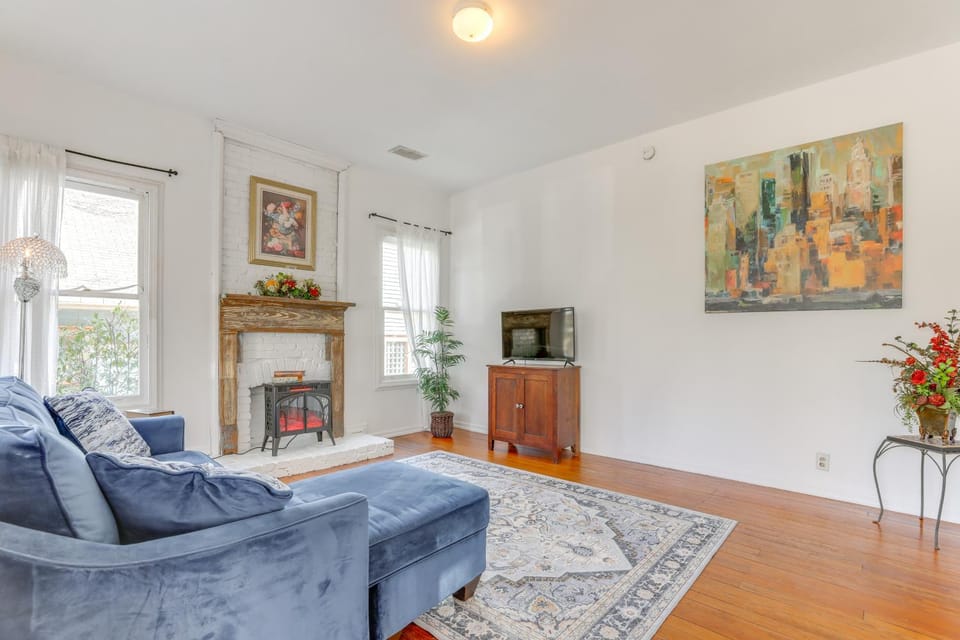 Steps to Shops & Eats: Decatur Home w/ Large Yard House in Decatur