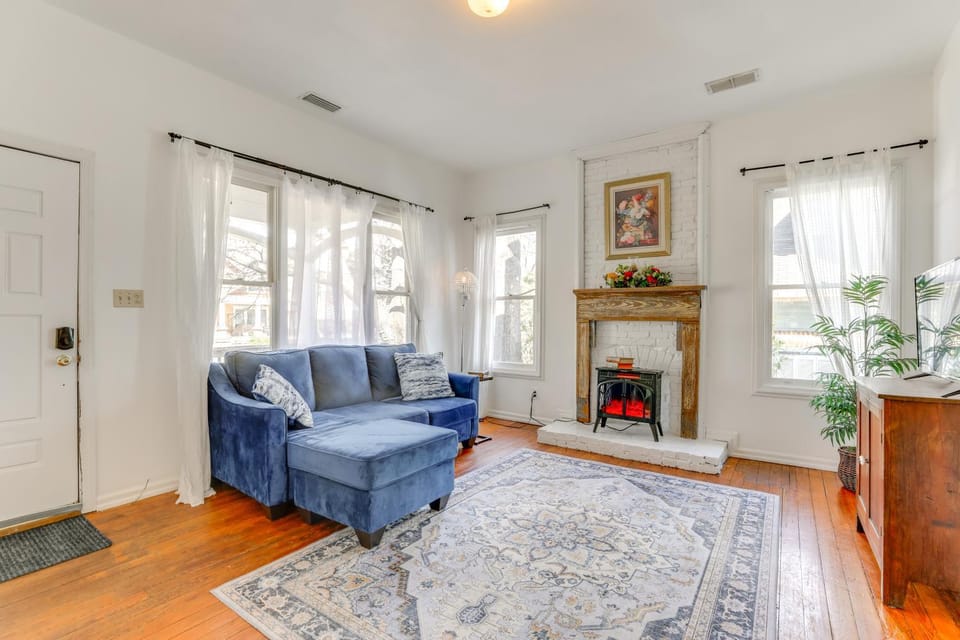 Steps to Shops & Eats: Decatur Home w/ Large Yard House in Decatur