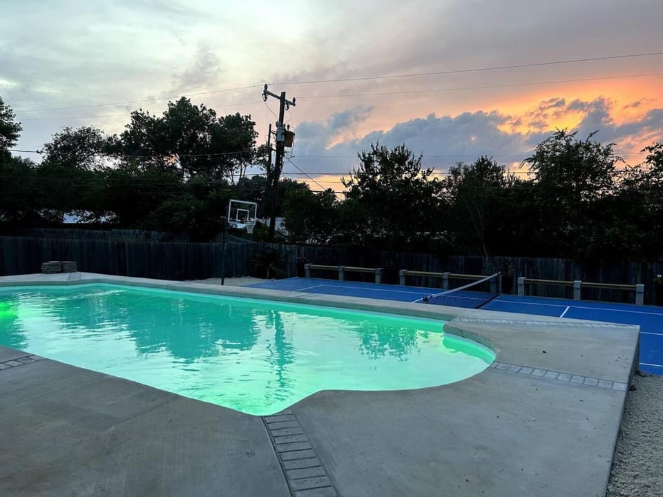 Swimming pool