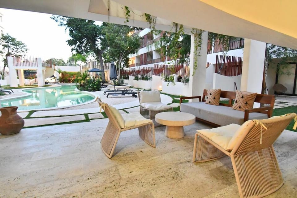 Day, Garden, Pool view, Swimming pool, sunbed