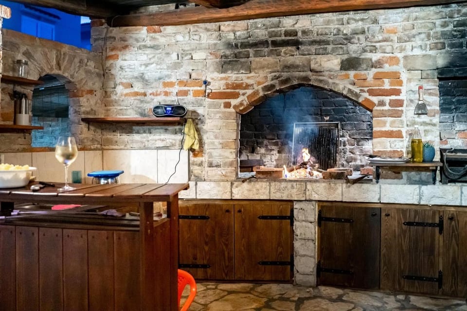 BBQ facilities, Kitchen or kitchenette