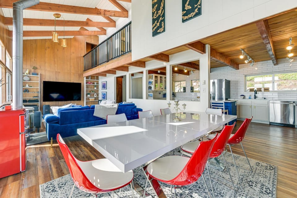 Decks and Views Waterfront Shelton Home House in Hood Canal