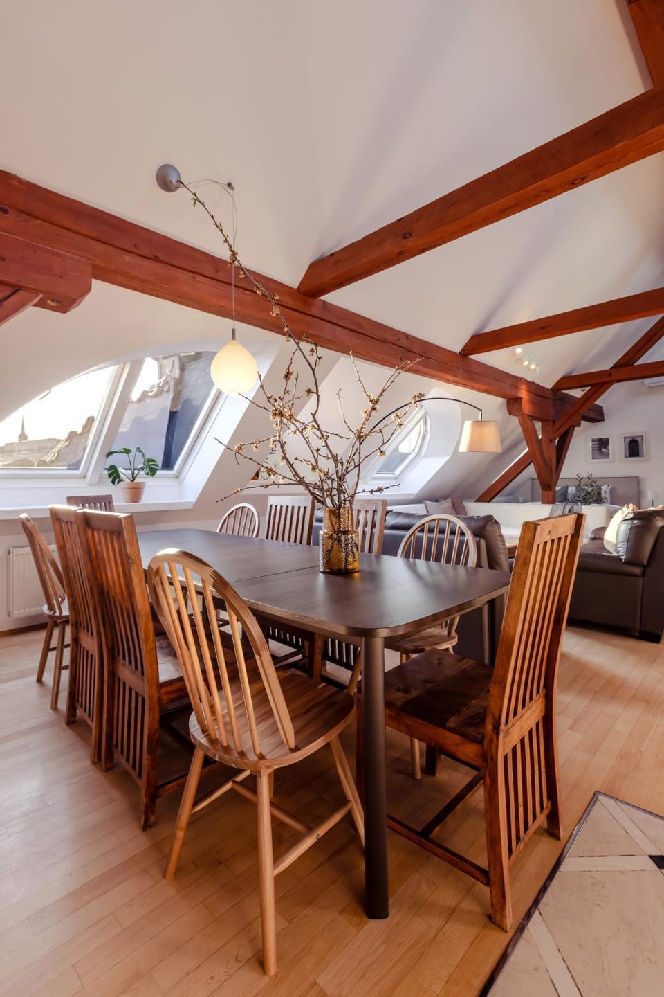 Seating area, Dining area