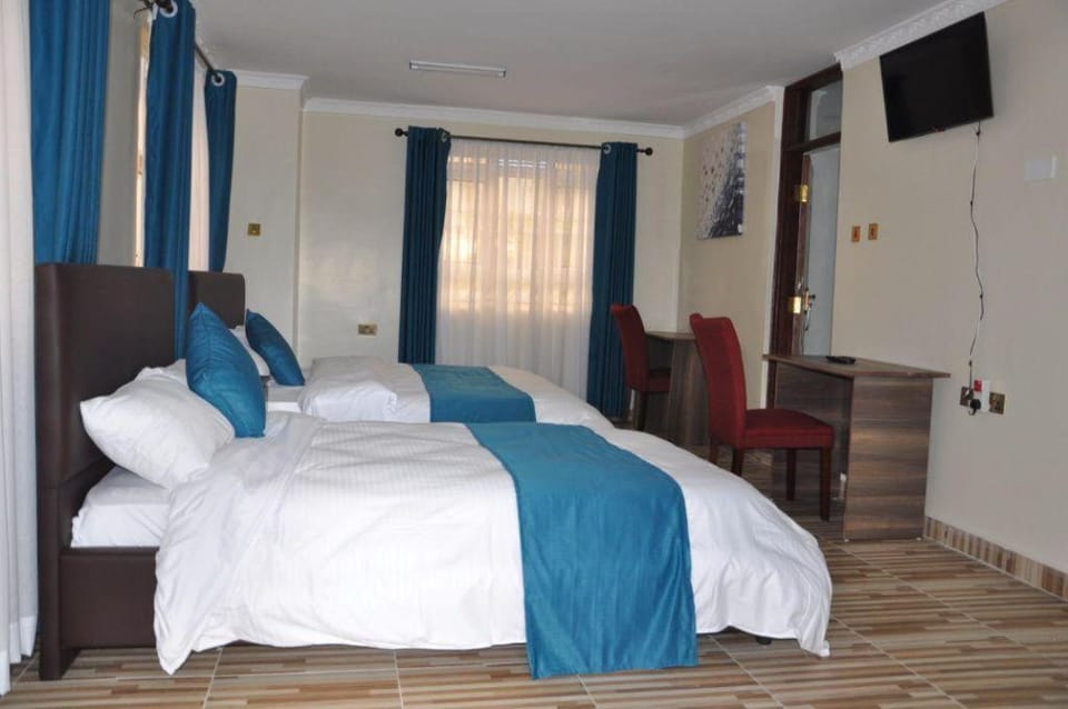 Five-Bedroom, all-ensuite Nest - MG's Mountain Nest Villa in Kenya