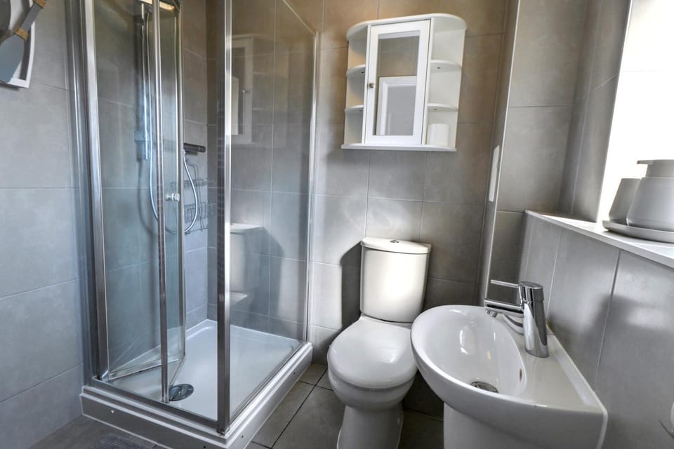 Shower, Toilet, Bathroom