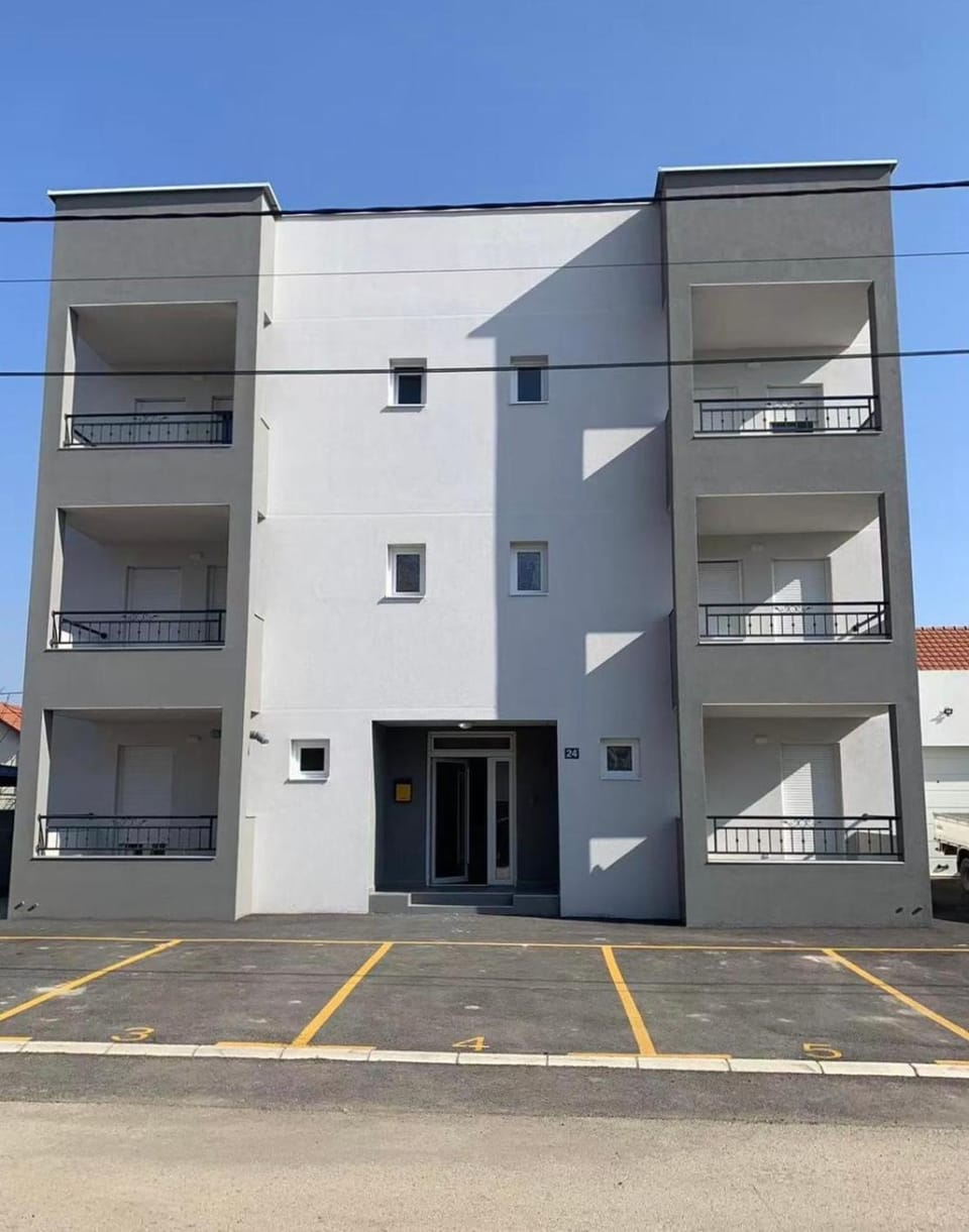 Property building, Parking