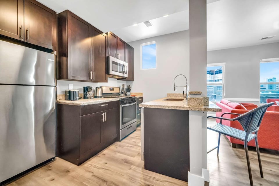 Cle Suites 2BR 1BA 5 min Walk to Cle Clinic #9 Apartment in Cleveland Heights