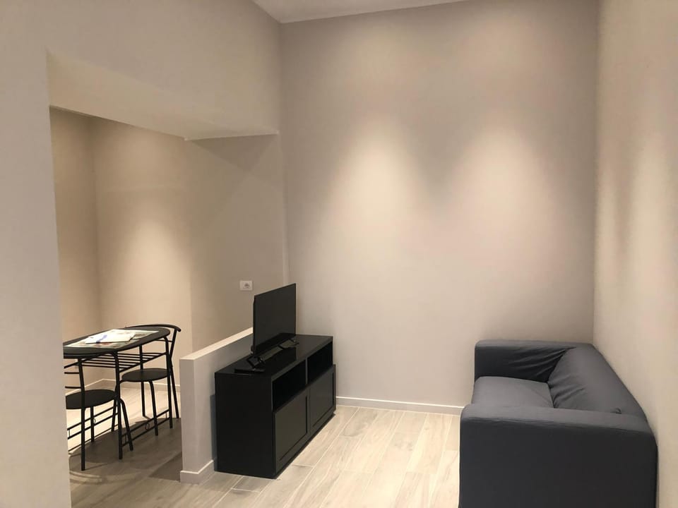Cool Flat Apartment in Milan