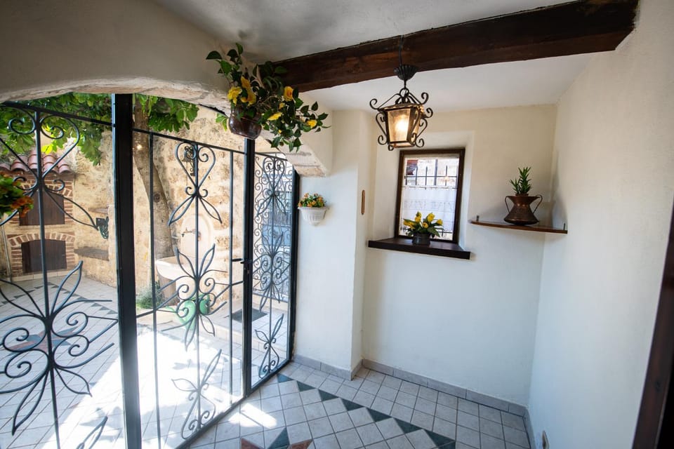 Inner courtyard view