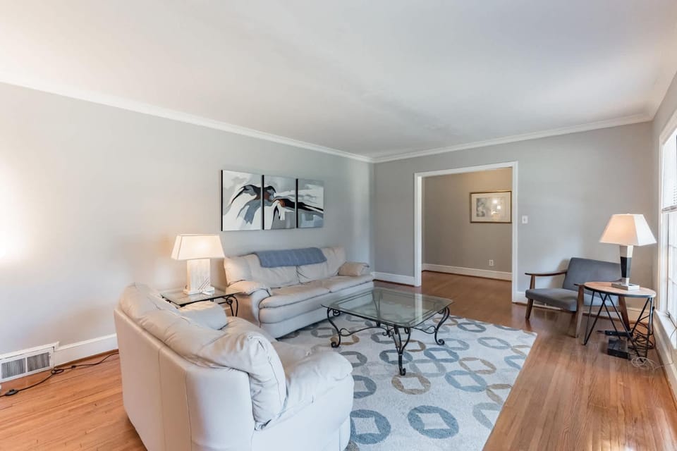 Living room, Photo of the whole room, Seating area