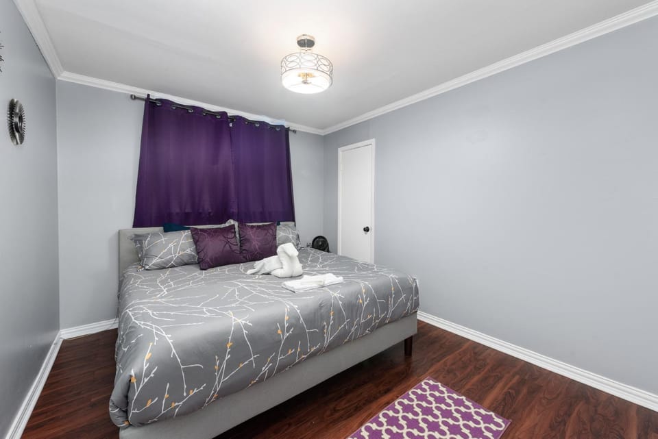 Stylish 2-Bedroom Apartment Near Toyota Center and Med Center Apartment in Houston