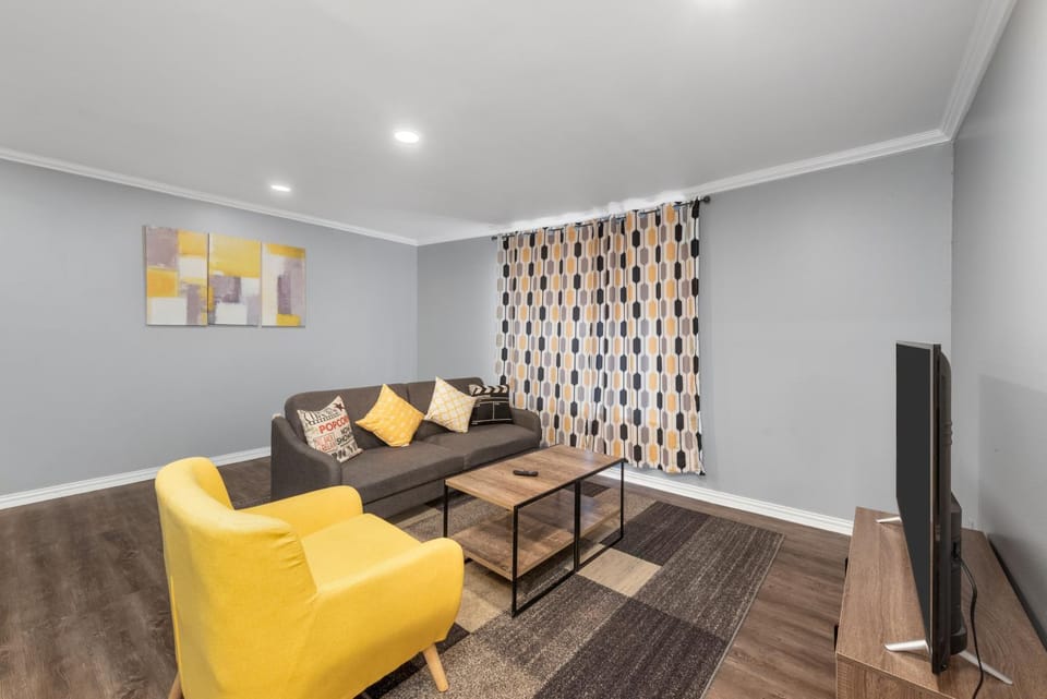 Stylish 2-Bedroom Apartment Near Toyota Center and Med Center Apartment in Houston