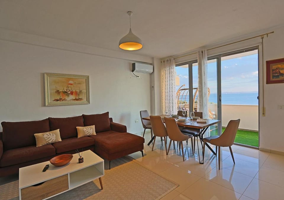 Living room, Dining area, Sea view