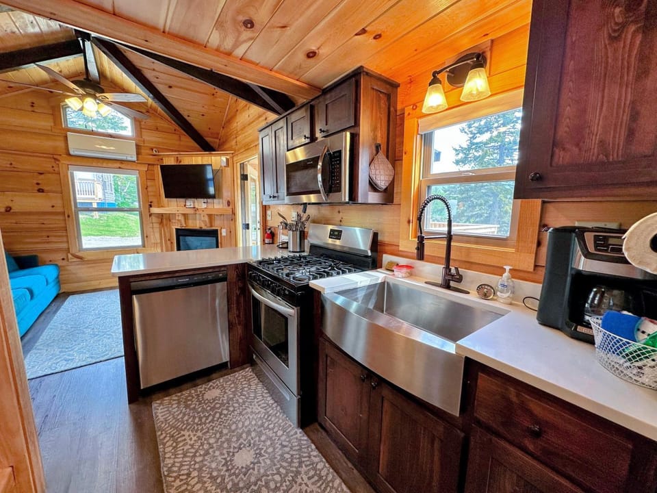 Tiny Home Topline House in Twin Mountain