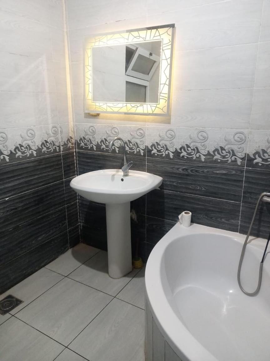 شقة فندقية صف اول بانوراما بحر بالكامل ڤيو بحر مباشر Apartment in Alexandria