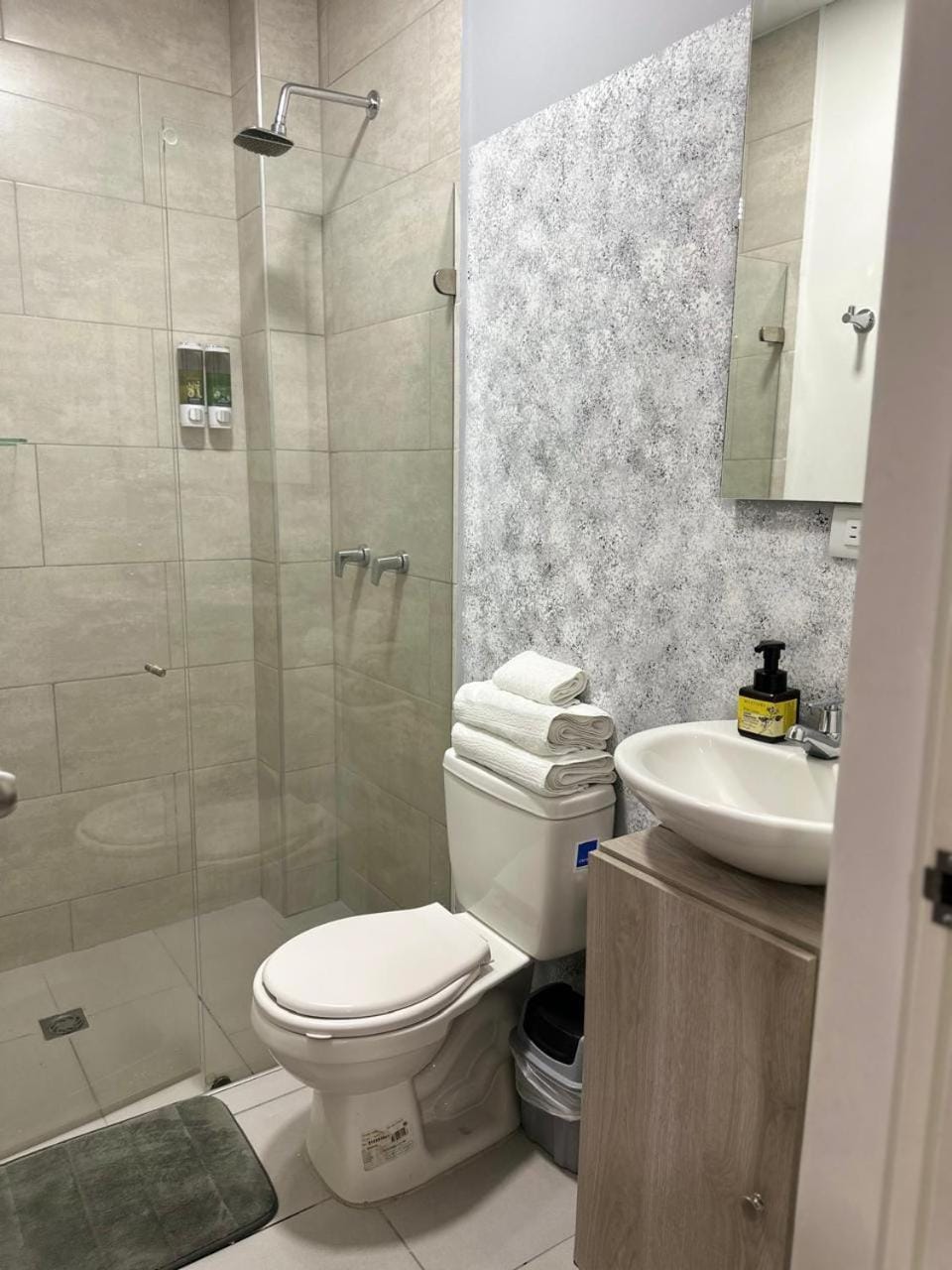Shower, Bathroom, towels