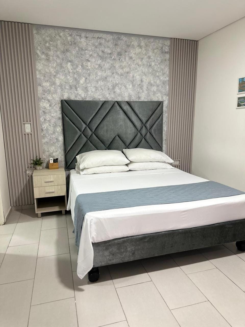 Bed, Area and facilities