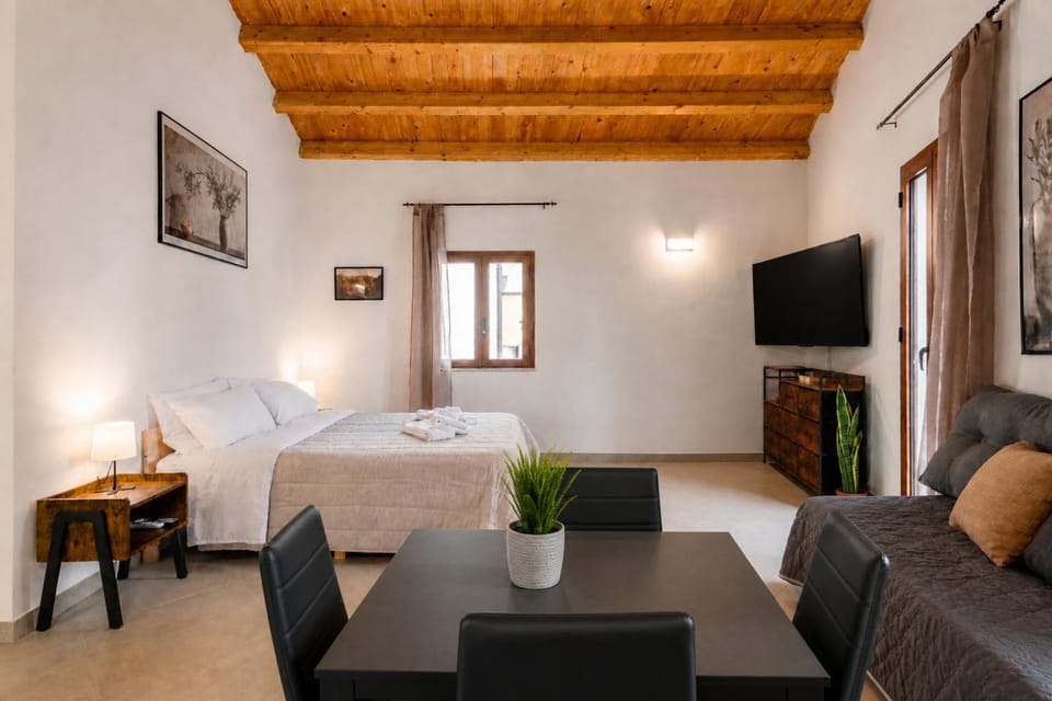 Bed, TV and multimedia, Balcony/Terrace, Bedroom