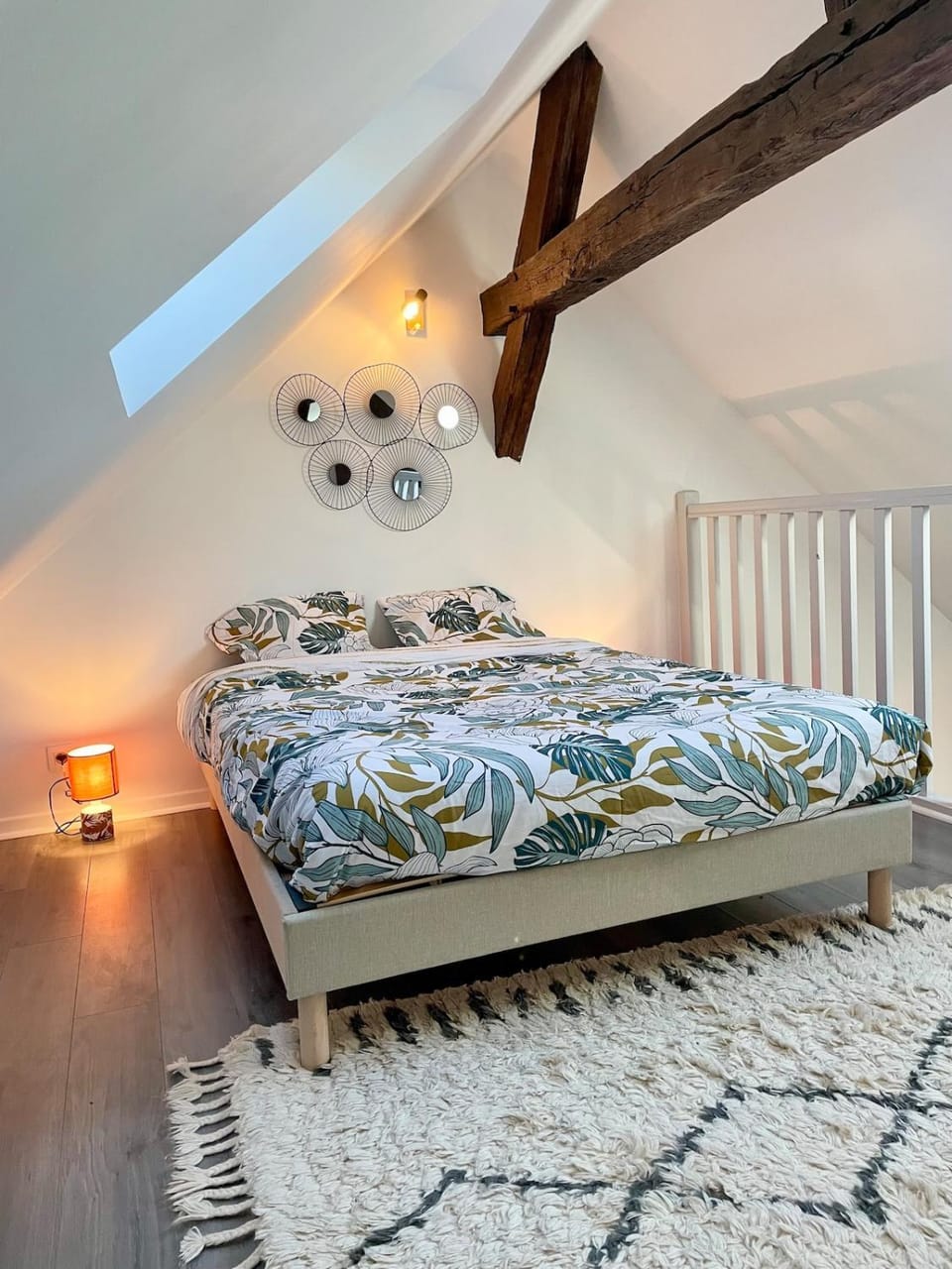 Bed, Photo of the whole room, Bedroom