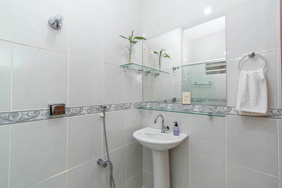 Shower, Bathroom, towels