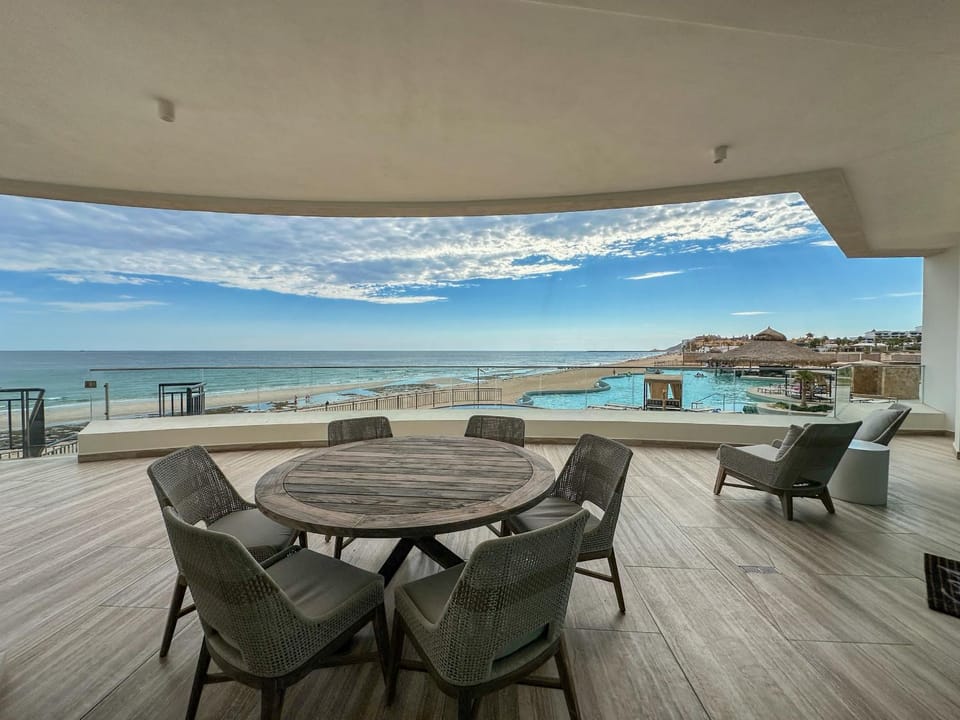 3BR Ground Floor Condo with Direct Pool Access #109 House in Rocky Point