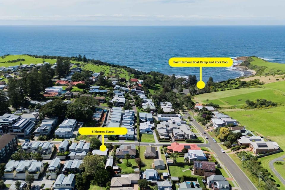 Ro-ana for 8, Gerringong House in New South Wales