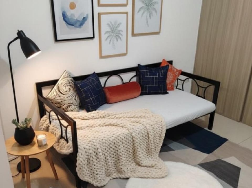 Mall of Asia - Aseana - Walking Distance to Mall Apartment in Pasay