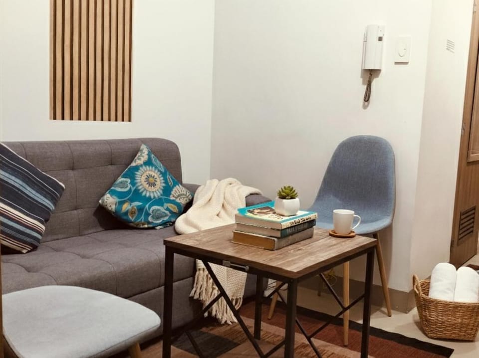 Mall of Asia - Aseana - Walking Distance to Mall Apartment in Pasay