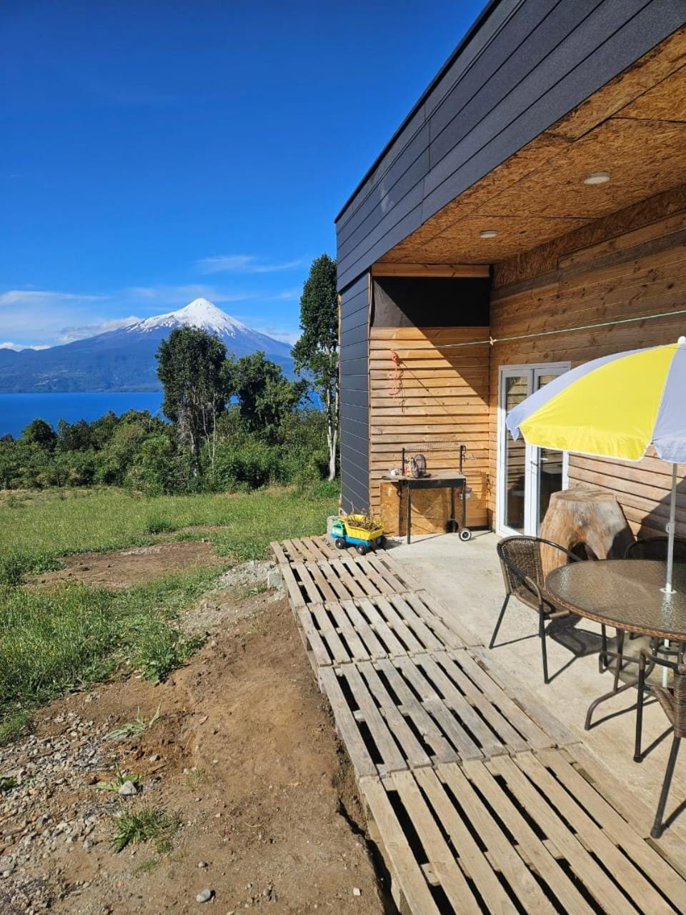 Cabaña con vista panorámica inigualable al lago Llanquihue y volcán Osorno Chalet in Los Lagos, Chile