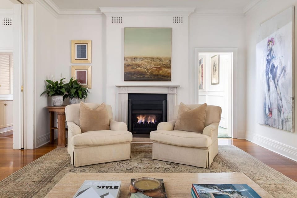 Living room, Seating area