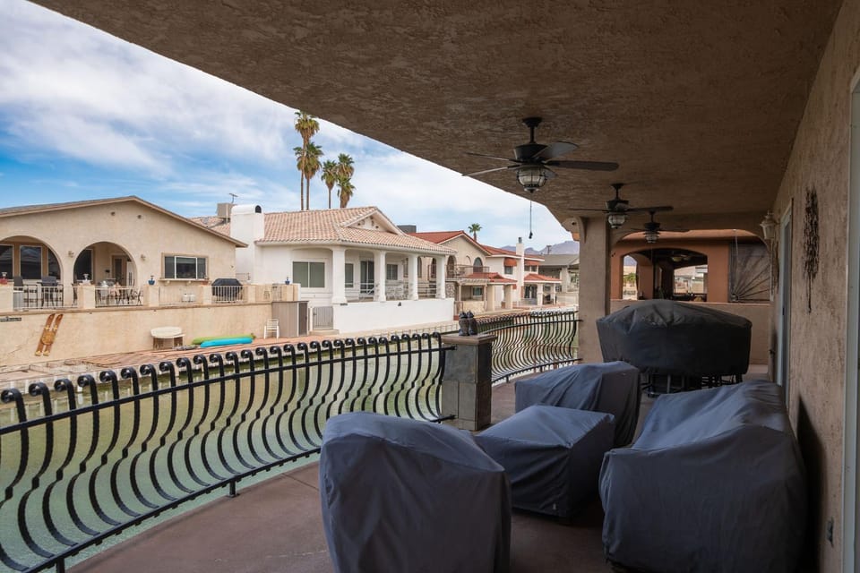 Apache Fyre, Canal Front Dock, Moovlaya Keys House in Earp