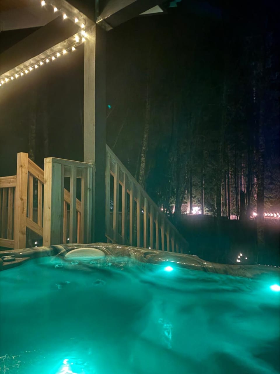 Glacier Run, Hot Tub, Sauna,Movie Theater, WiFi, EV House in Ashford