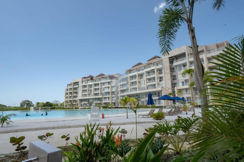 Property building, Pool view, Swimming pool, sunbed