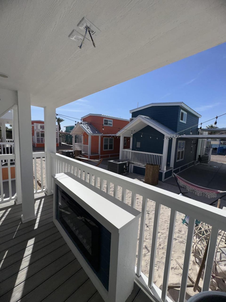 Guitars & Tiki Bars, Roadrunner Resort House in Earp