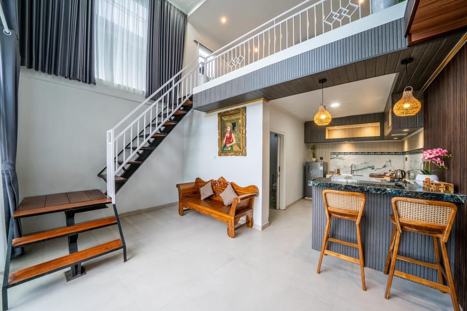 Kitchen or kitchenette, Living room, Seating area, Dining area