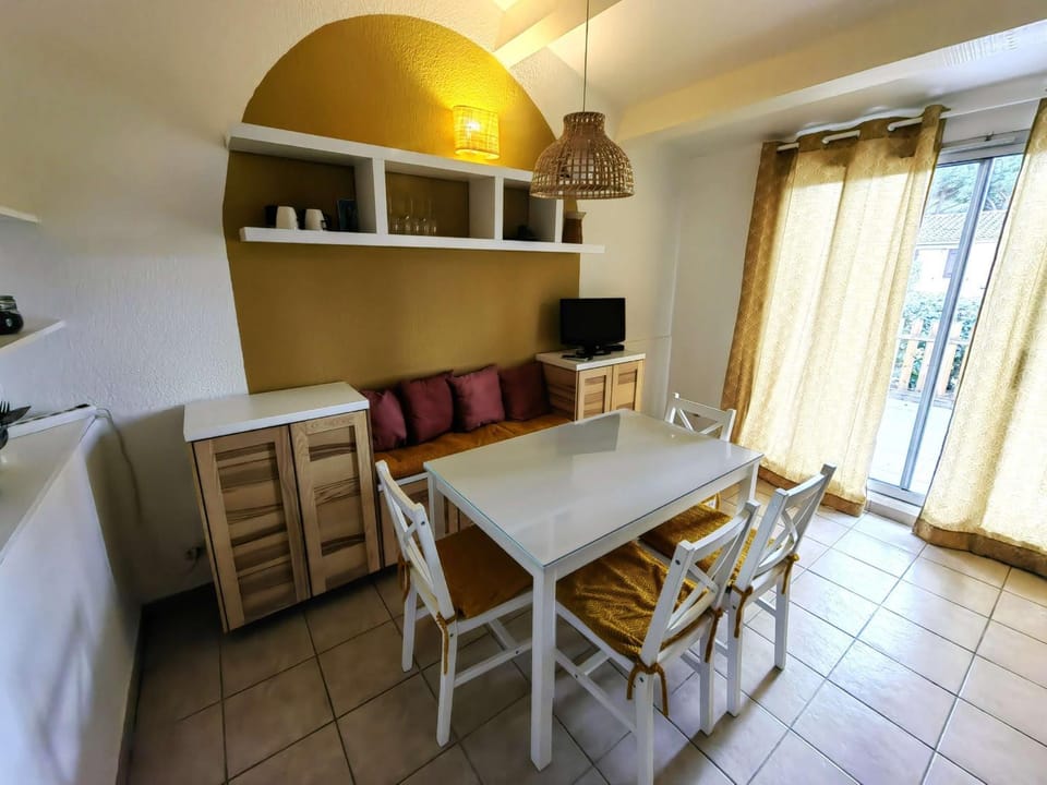 Villa mitoyenne climatisée avec piscine, 4 pers, parking - FR-1-607-210 Apartment in Agde