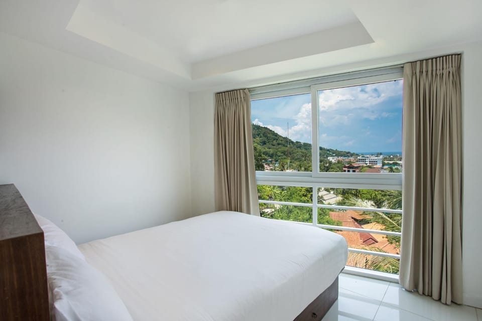 Bed, Bedroom, Sea view
