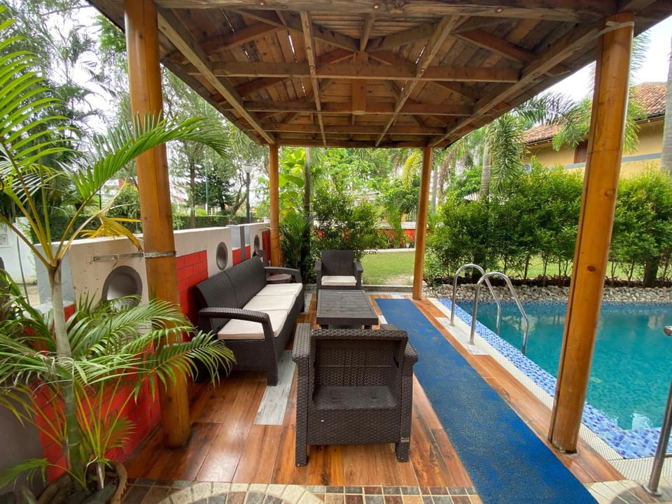 Day, Natural landscape, Garden, Garden view, Pool view, Swimming pool, sunbed