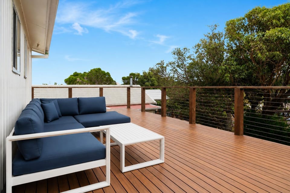 View (from property/room), Balcony/Terrace, Seating area