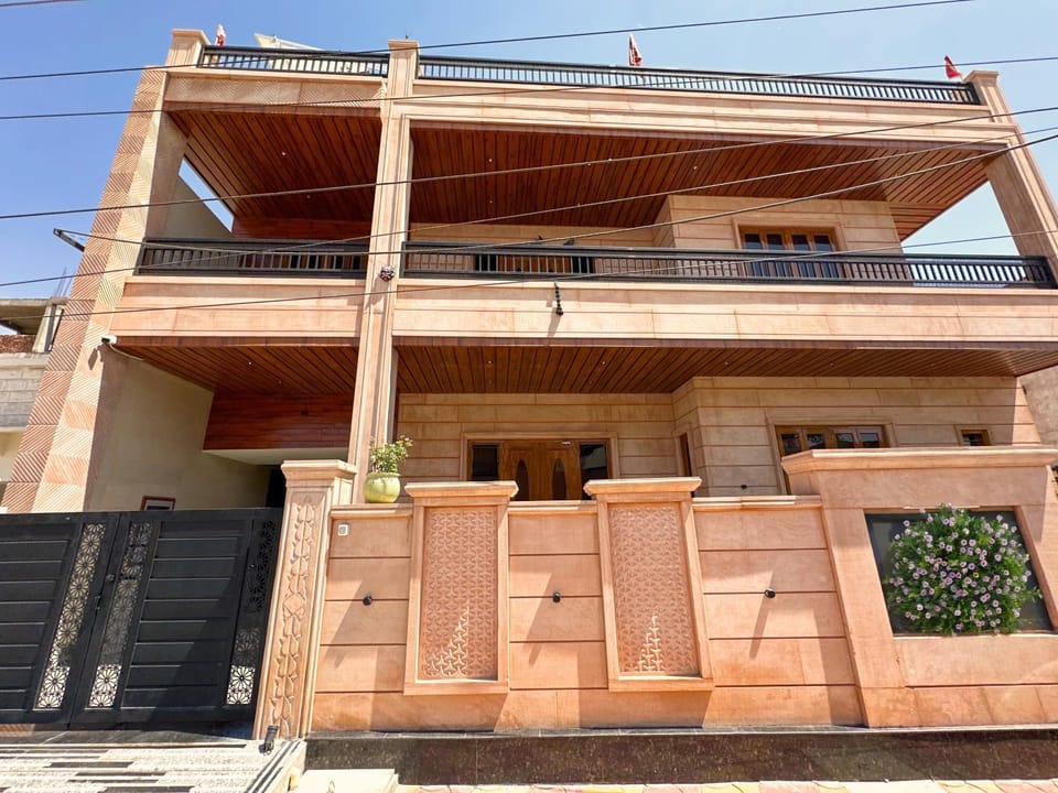 Property building, Internal: Not applicable to any particular room