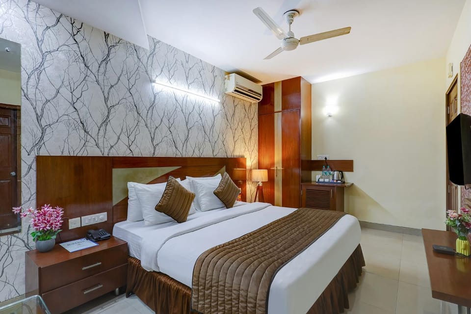 Bed, TV and multimedia, Bedroom, air conditioner