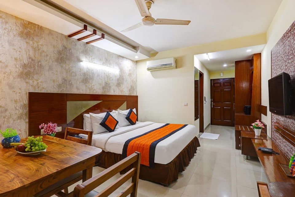 Bed, TV and multimedia, Bedroom, air conditioner