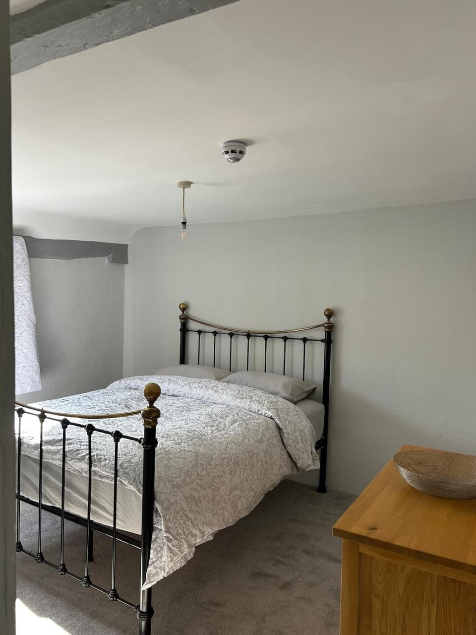 4 Bed Apartment The Windmill 16th Century Pub Apartment in Loughborough