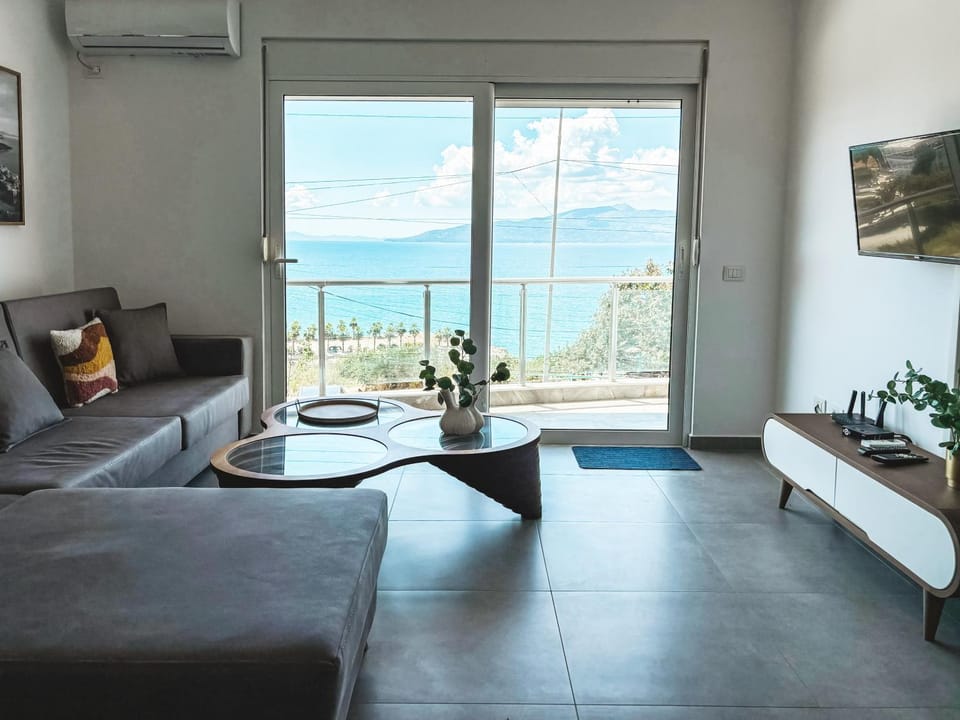 Living room, Sea view