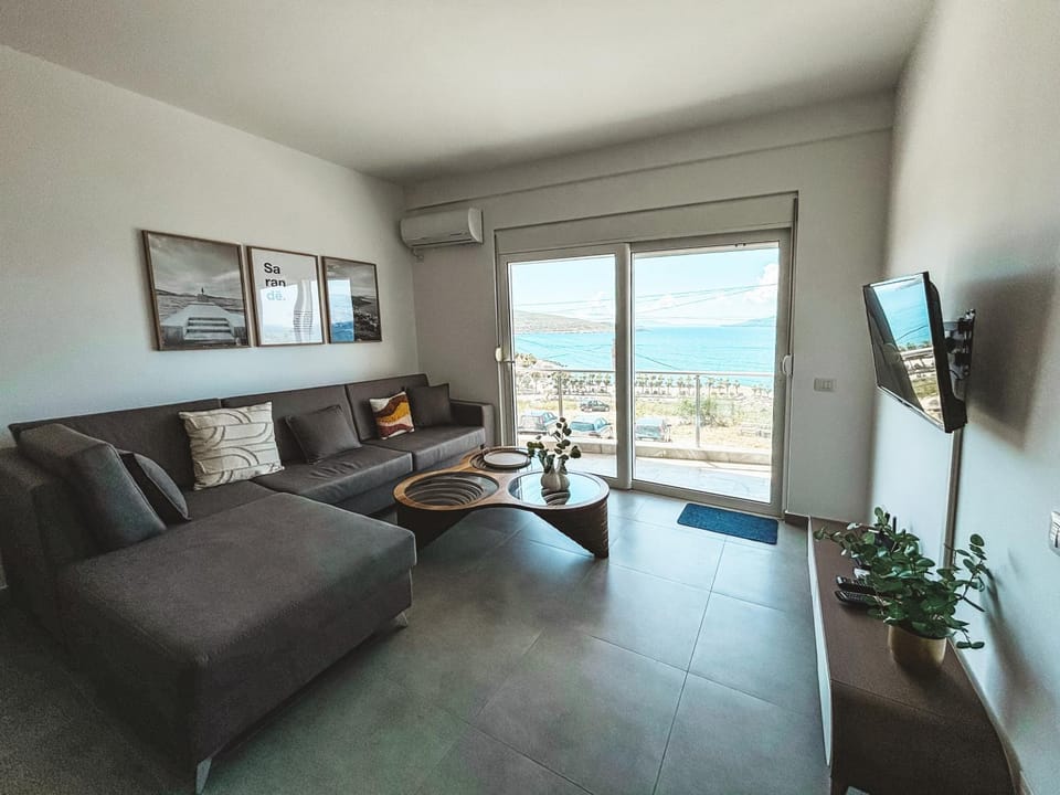 Living room, Sea view