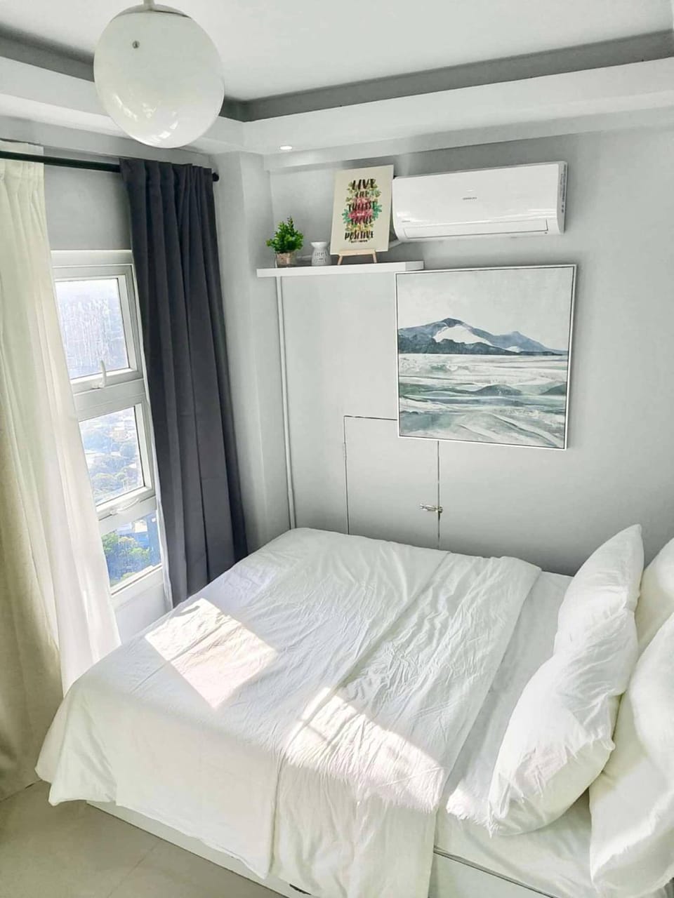 Bed, Photo of the whole room, Bedroom, towels, air conditioner