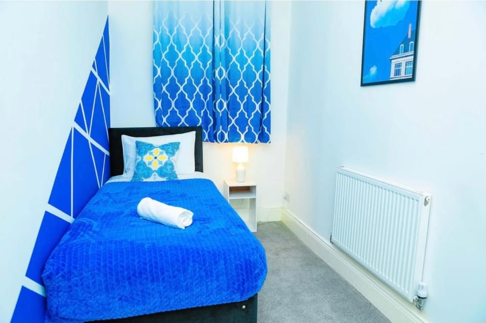 Contractor stays - Neville Crescent Sunderland House in Sunderland