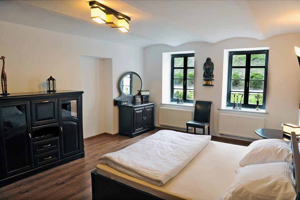 Day, Photo of the whole room